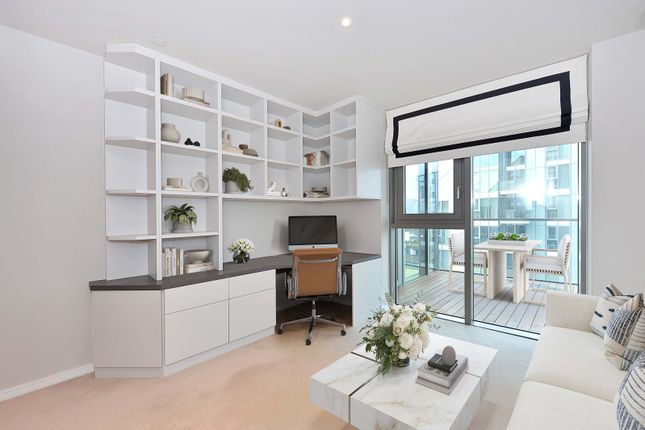 Flat for sale in Eastfields Avenue, Wandsworth
