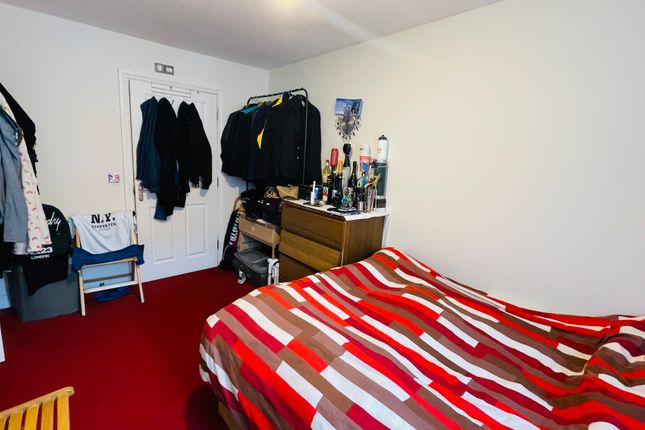 Tristan Court , King George Crescent, Wembley photo 5