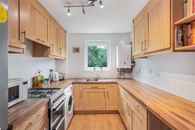 13, Goose Green Close, Oxfordshire photo 4