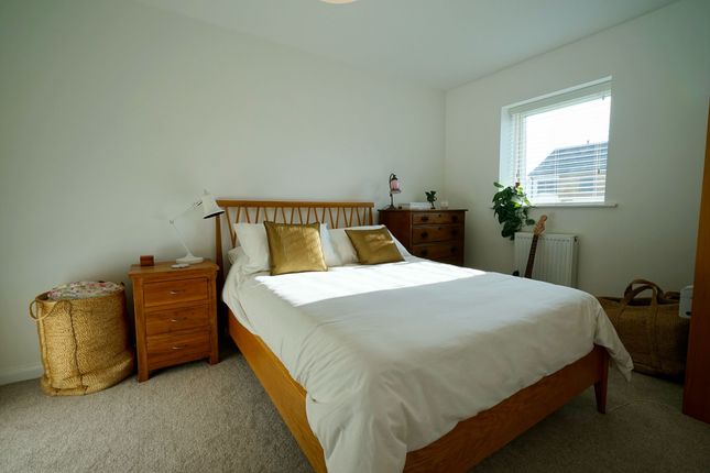 15003235-32Bf-43F0-A30E-1516832d457B