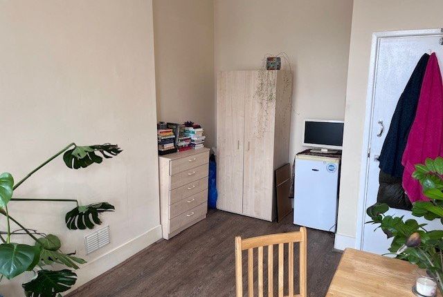 2@30A Temple Fortune Mansions, Finchley Road, Golders Green photo 3