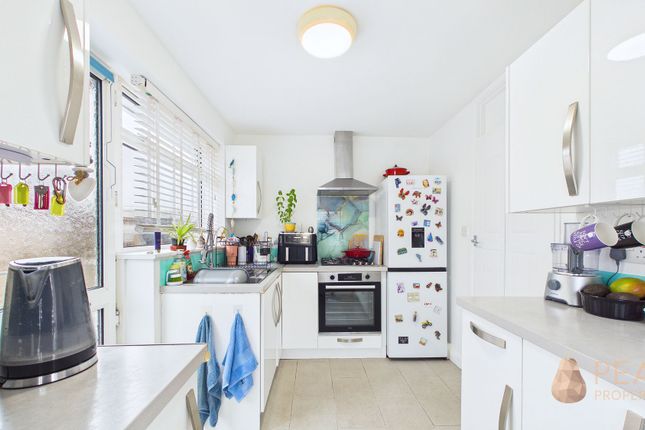 26 Burnside Crescent, Lancing photo 3