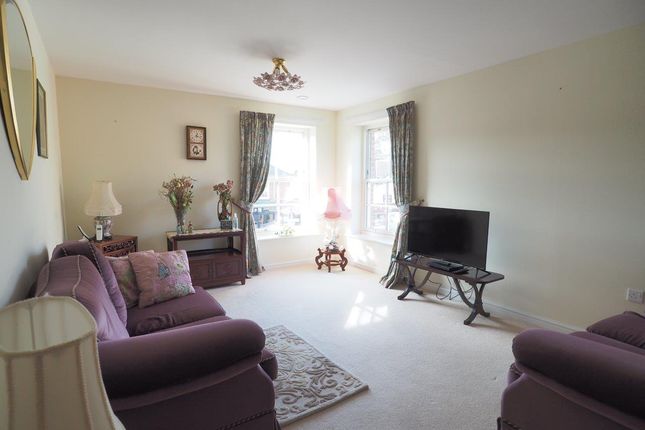 12 Queen Eleanor Court, Salisbury Street, Amesbury photo 3