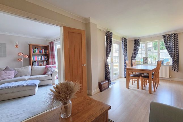 48, Dukes Wood, Crowthorne photo 4