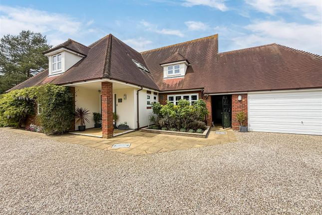 16, St. Peters Field, Burnham-On-Crouch photo 2
