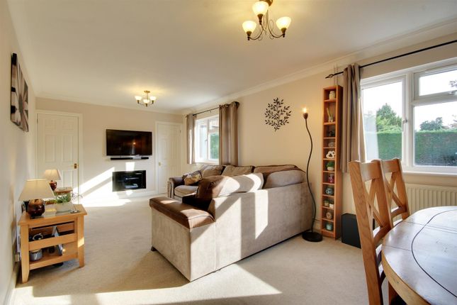 24, Norwood Road, Somersham photo 3