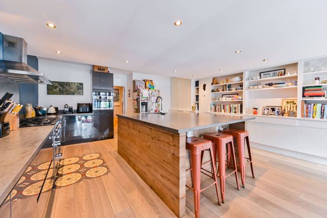 Cinnamon Row, Battersea photo 4