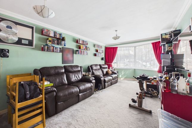 32,Durrington Gardens, The Causeway, Worthing photo 4