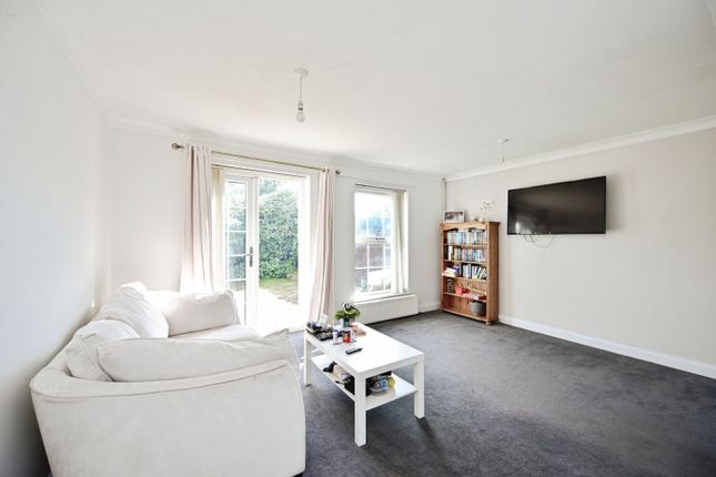 8, Staplers Court,  Penenden Heath, Maidstone photo 3