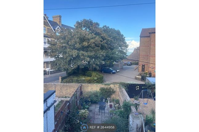 Flat, Westgate Lodge Westgate Bay Avenue, Westgate-On-Sea photo 4