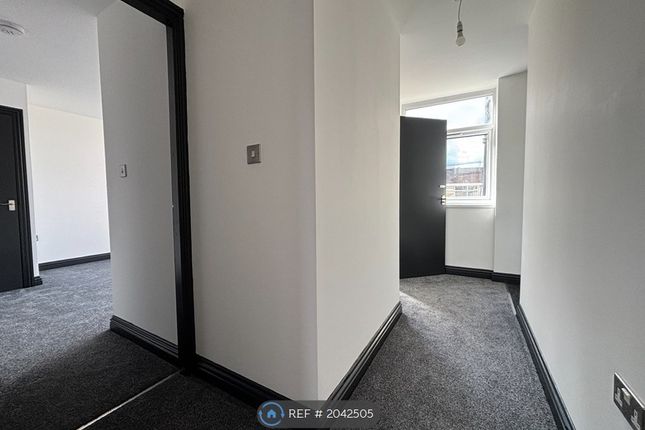 Flat to rent in Albion House, Leicester