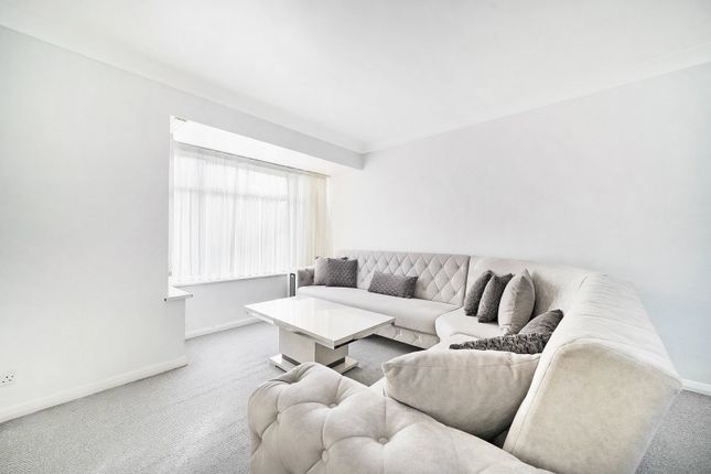 Lakeland Close, Chigwell photo 4