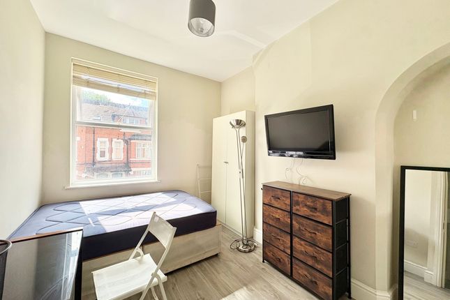 Flat 2 4 Hope Drive, Nottingham, Nottingham photo 4