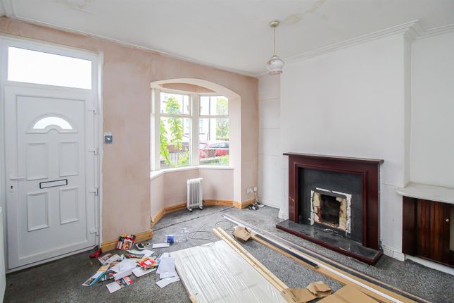 7, Belle Vue Road, Wakefield photo 3