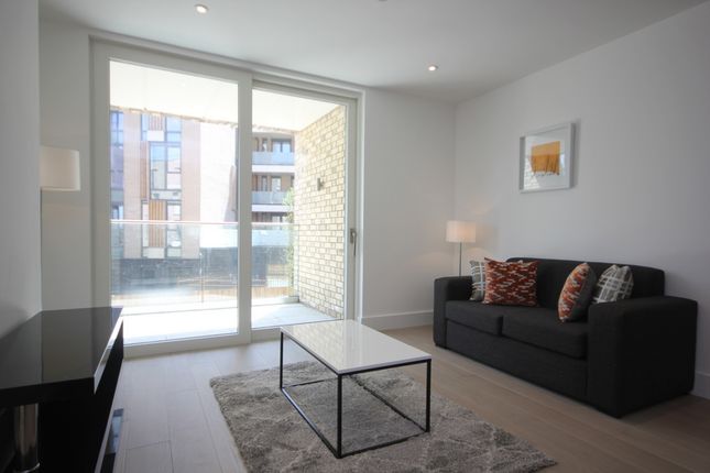 Flat to rent in Claremont House, London
