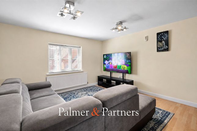 10, Memnon Court, Essex photo 3