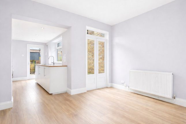 15 Warberry Road, Warberry Road, Alexandra Park, London photo 4