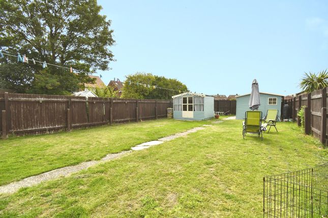 26, Westlands Road, Hull photo 4