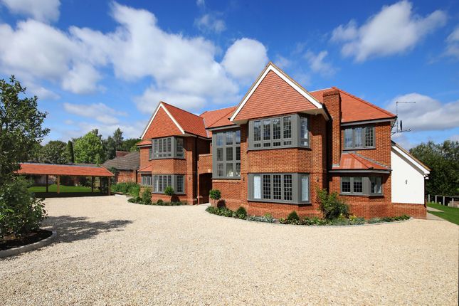 Flat for sale in Woodchester Park, Knotty Green