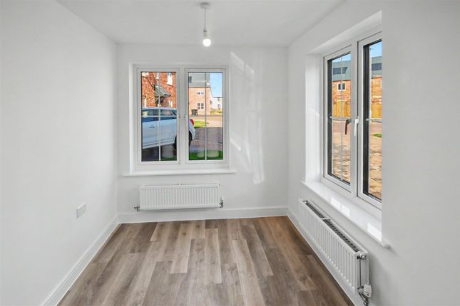 18, Comfrey Court, Corby photo 3