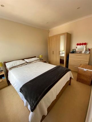 Flat to rent in Prince Of Wales Avenue, Reading