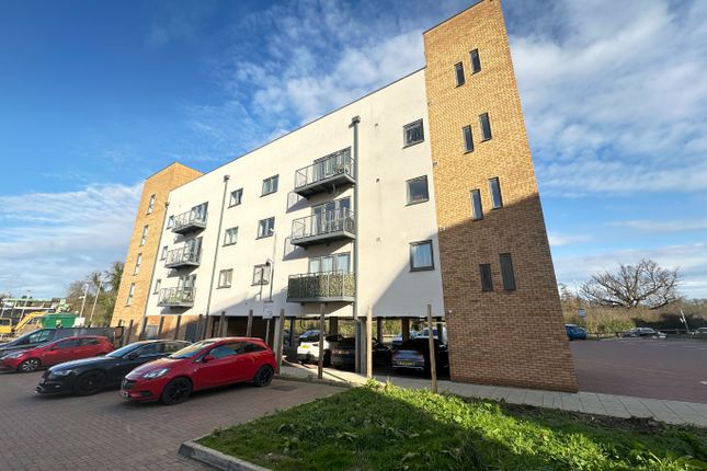 Flat to rent in Bluebell Apartments, 2 Birch Road, Luton, Bedfordshire