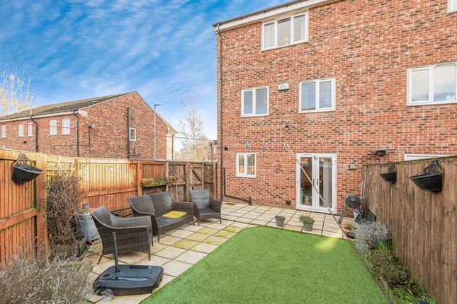 Town house for sale in Ironstone Gardens, Leeds