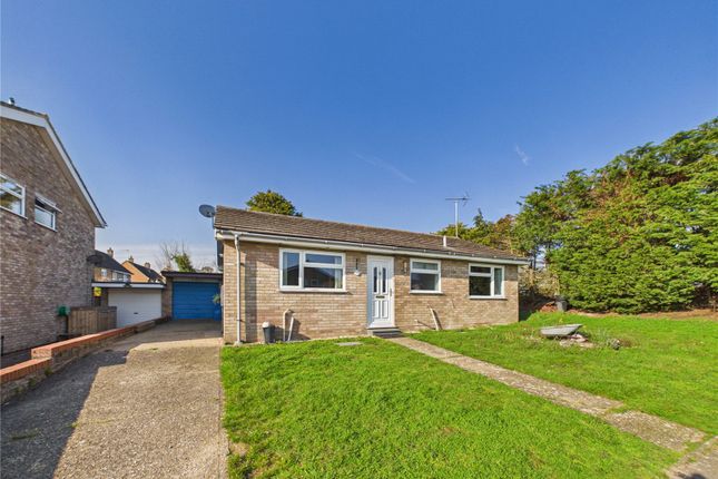 2-bed house on 25, Pattern Bush Close, Manningtree, £250,000