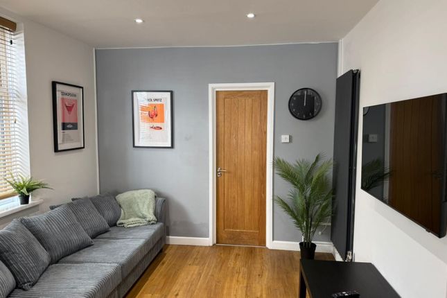 11, Tewkesbury Street(*), Cardiff photo 3