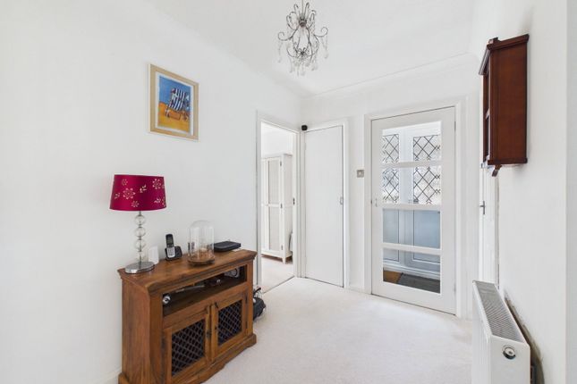 2, Southwater Close, Worthing photo 2