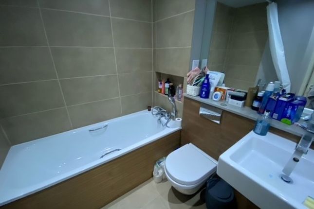 3 Hill View Court, Sidcup photo 5