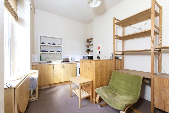 Flat 2F2, 3, High Street, Edinburgh photo 5
