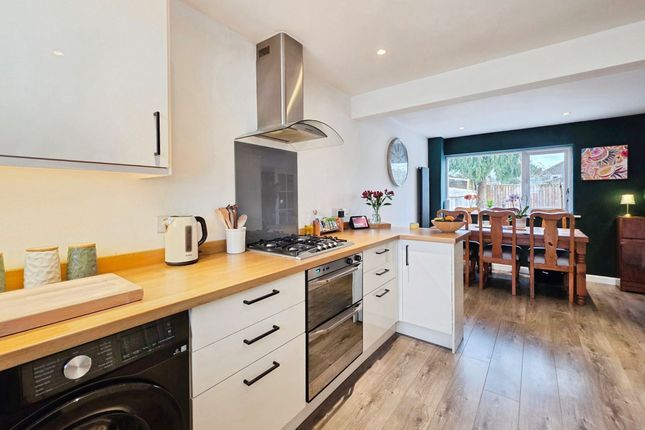 19 Elm Close, Exeter photo 3