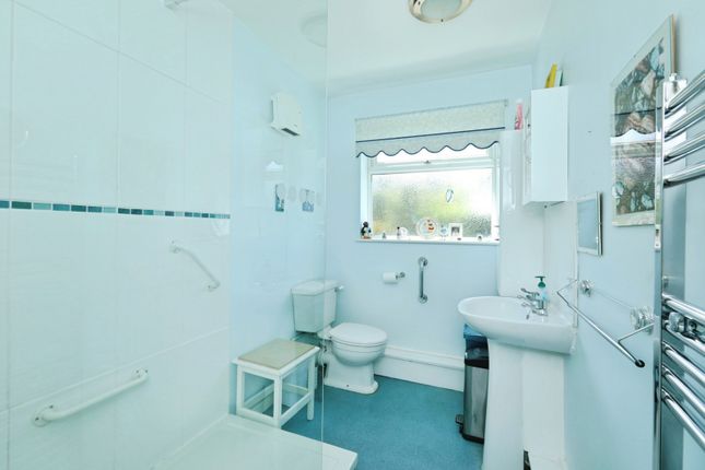 7 Knowle Court,, Button Hill, Sheffield photo 4
