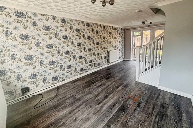 41, Sandown Drive, Wolverhampton photo 2