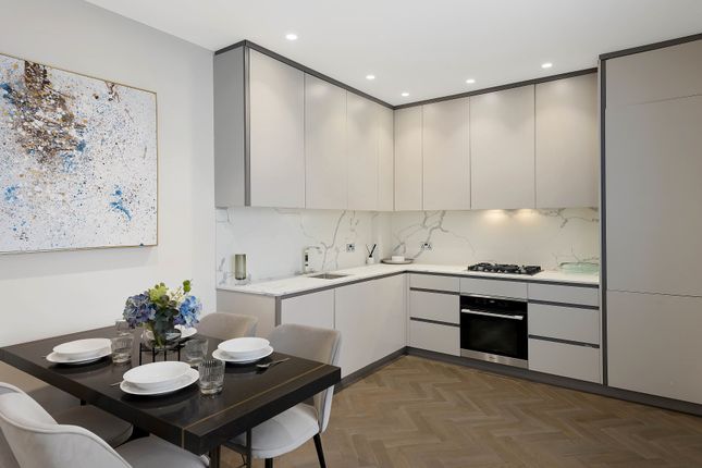 Town house for sale in Palace Court, London