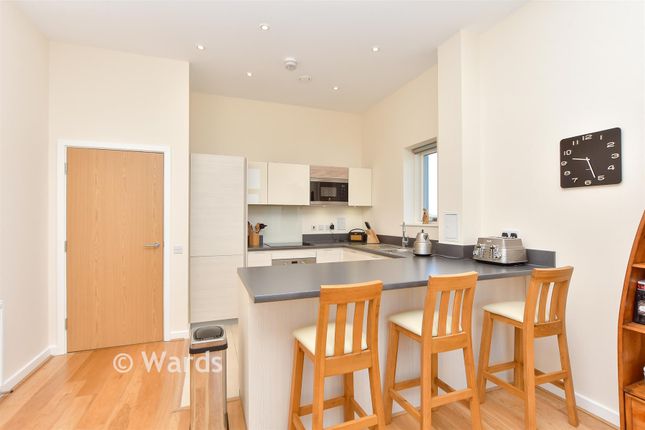 2-bed flat on 71, Dunlin Drive, Chatham, £285,000