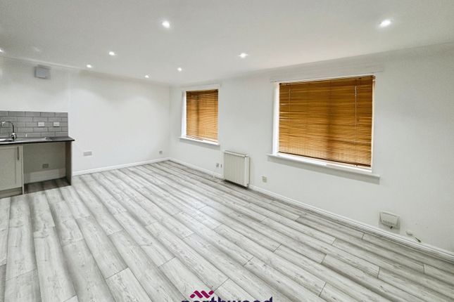 37, Lock Keepers Court, Hull photo 4