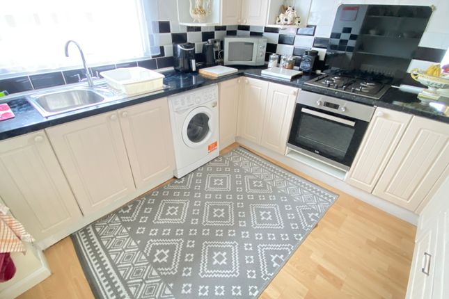 4, Elm Close, Banwell photo 3