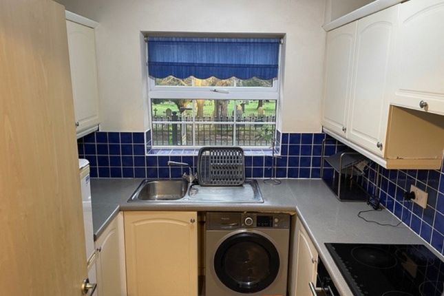 39, Pipkin Court, Coventry photo 5
