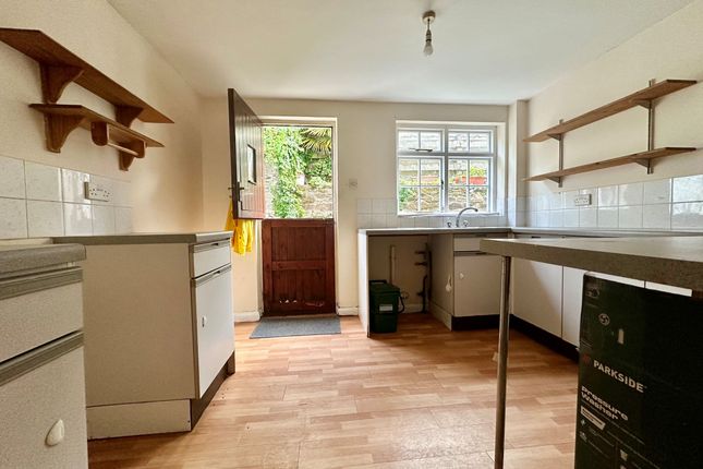 21 Almshouse Hill, Helston photo 2