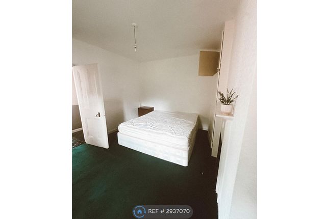 Orange Tree Ph, Highfield Road, London photo 2