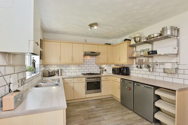 8, Winwood Close, Milton Keynes photo 2