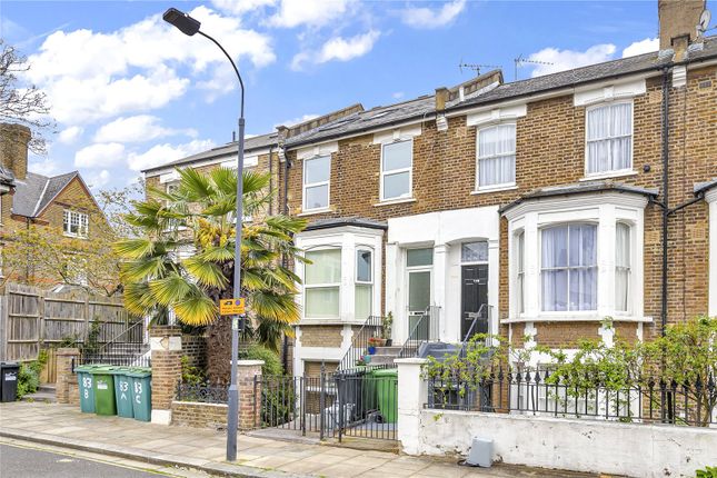 Flat to rent in Stowe Road, London