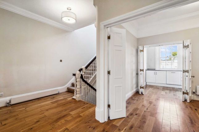 8, Egerton Place, London photo 3