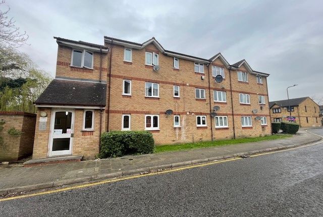 Flat for sale in Brewery Close, Sudbury, Wembley