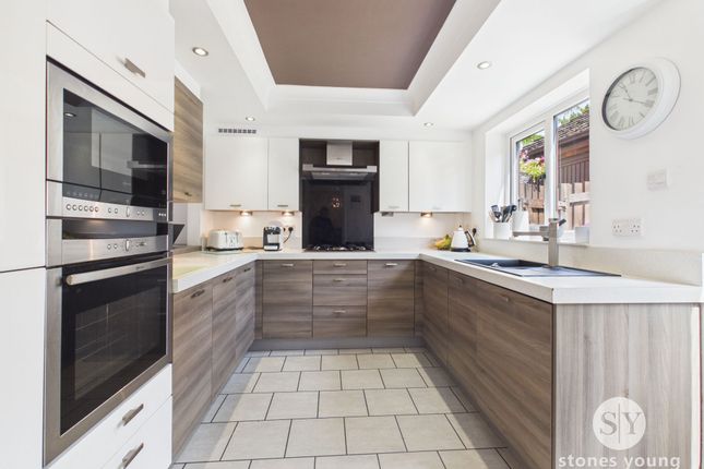 25 The Dales, Blackburn photo 3