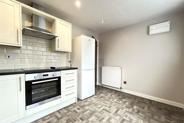 Willow Rise, Selby photo 5