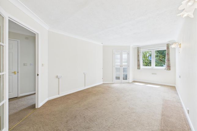 23, Sherleys Court, Ruislip photo 4
