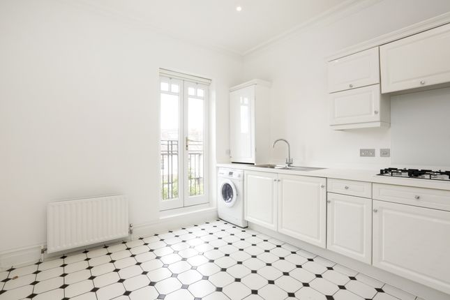 Flat 5, 43, Cambridge Road, Twickenham photo 3